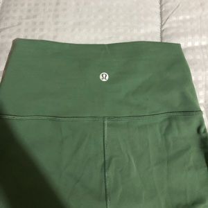 Green high waisted lululemons